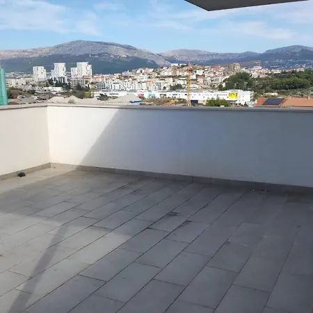 Sea View Penthouse 公寓
